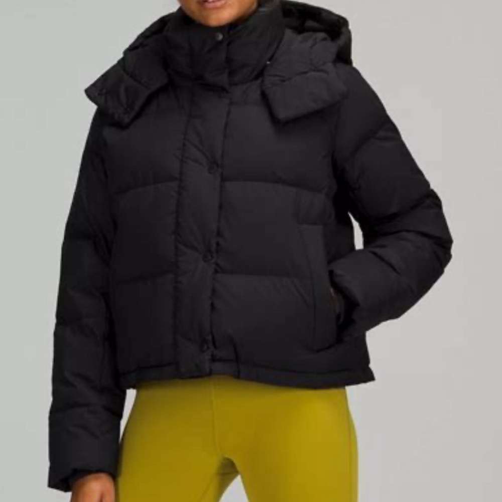 Lulu lemon wunder puff with removable snap on hood